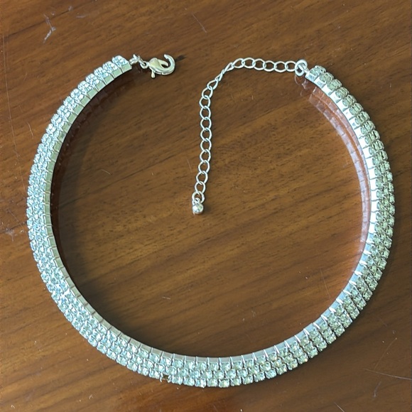 Vintage So Cute Elegant Silver Rhinestone Choker Necklace. - Picture 7 of 11